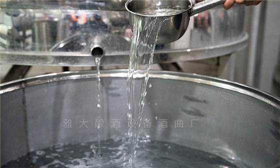 溫度對小曲清香型白酒的口感、香氣和出酒率有哪些影響？ 1