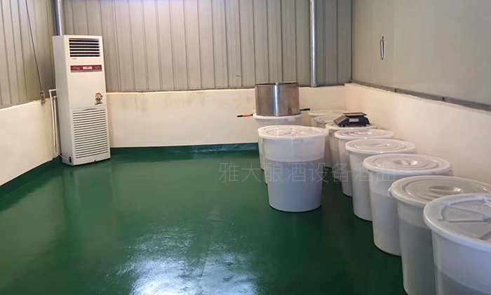 生料釀酒設(shè)備釀出來的白酒口感差，怎么解決？ 3